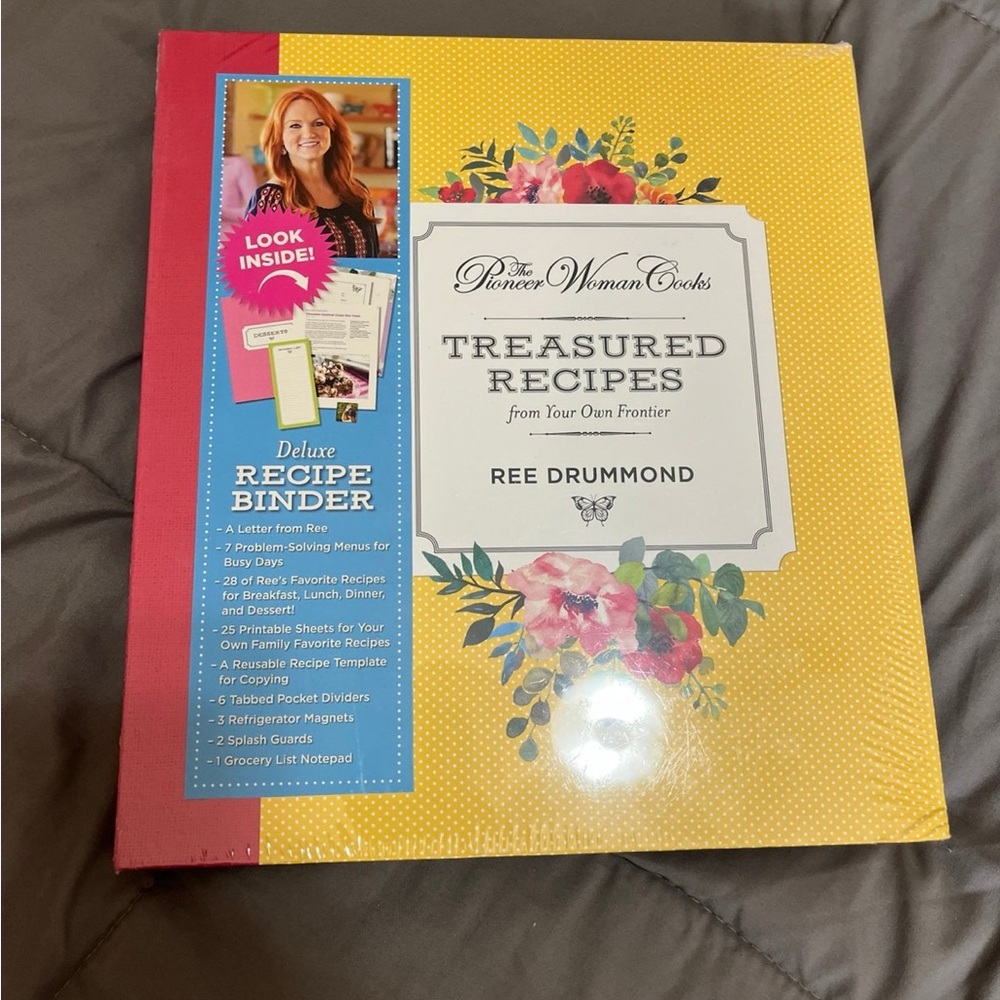 The Pioneer Woman Treasured Recipes Binder